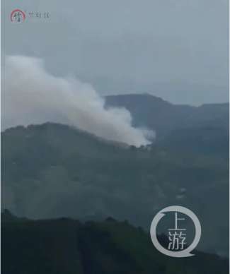 载132人东航客机MU5735广西梧州坠毁，2分钟从8000米坠落地面